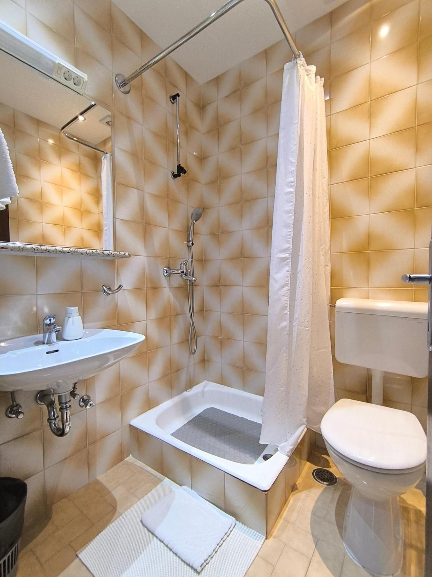 Apartments Julija Brela Εξωτερικό φωτογραφία